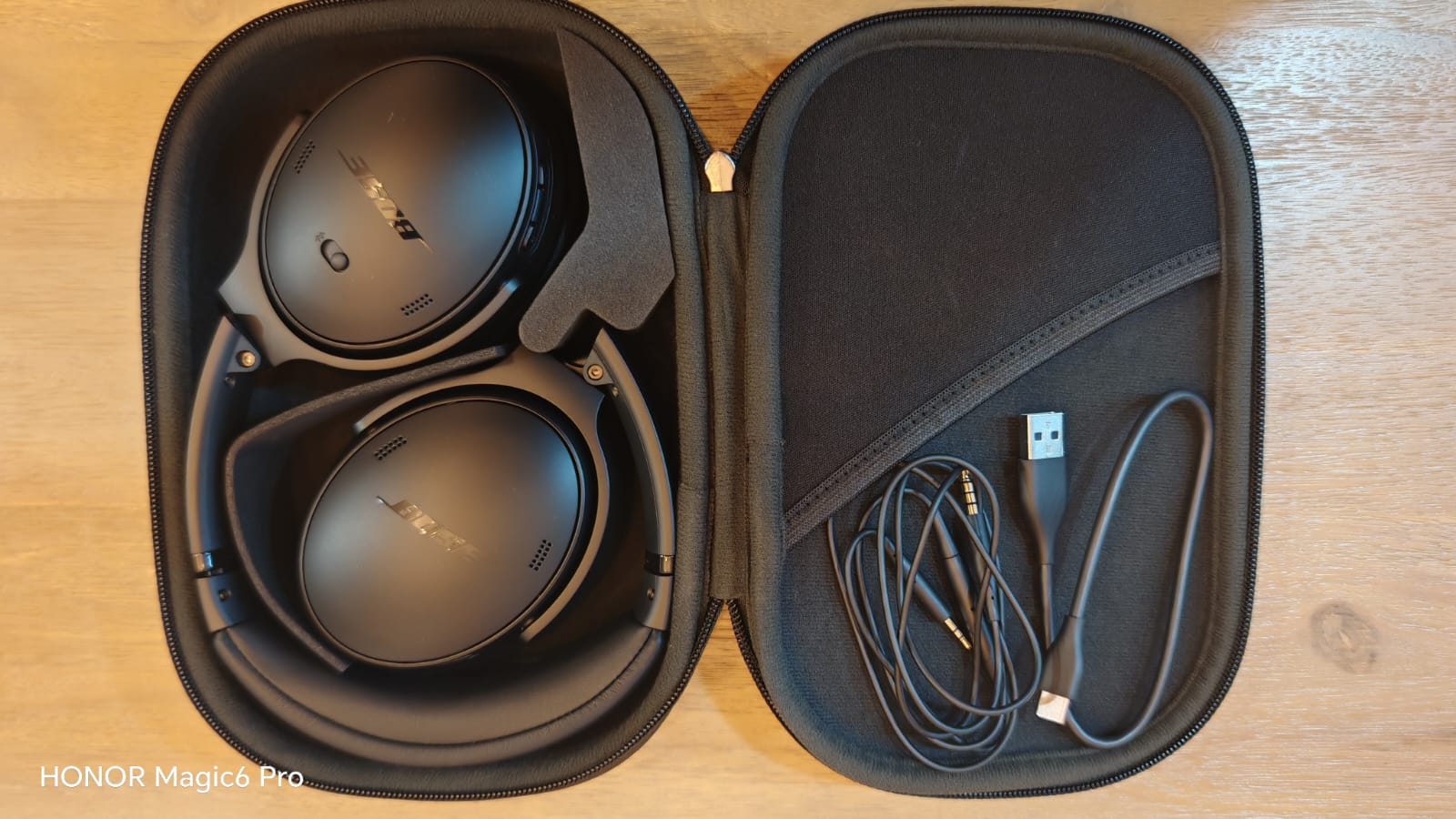 Bose QuietComfort Headphones Open Box 54 - Image 1